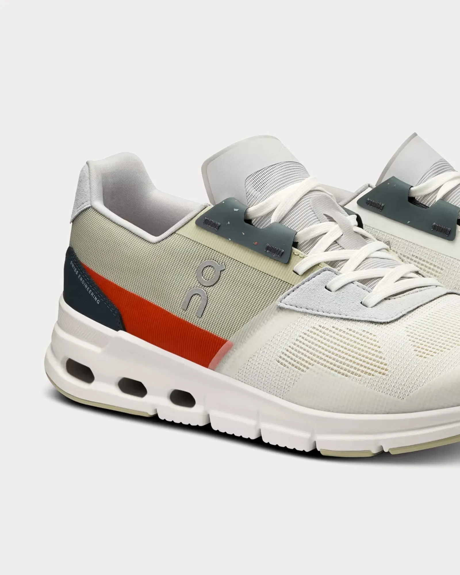 Cloudrift Undyed-White / Flame Running Shoes