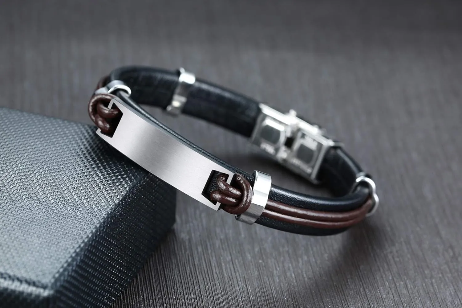 Jewish Prayer Motif Bracelet Leather Wristbands with Stainless Steel Id Free Engraved Strong Motivational/Jewish Jewelry Adjustable Bracelet for Husband Dad Brother