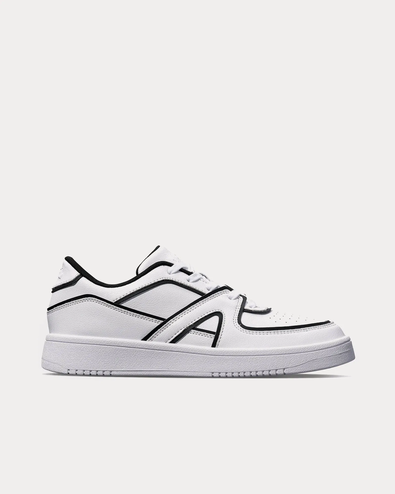 Nostalgia '87 White / Black Low Top Sneakers